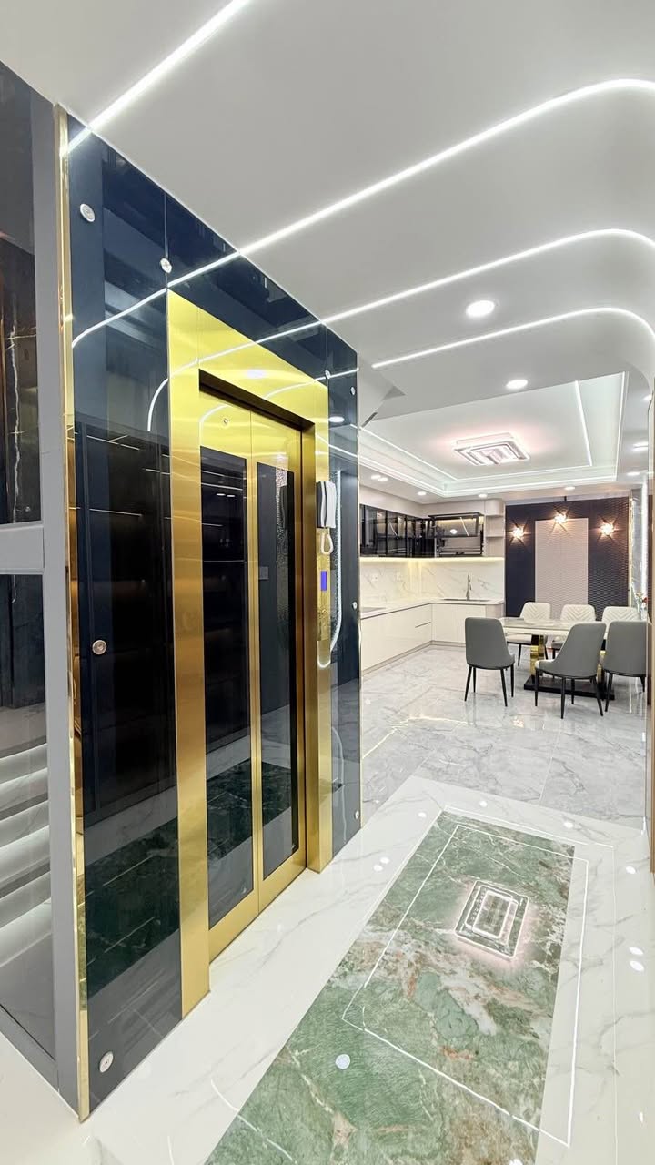 Nhà 5 Tầng Thang Máy Q12 - 72m² - Gần Chợ - 9.25 Tỷ