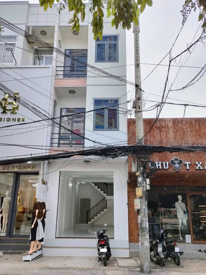 Nhà Mặt Tiền Nguyễn Việt Hồng, Ninh Kiều - Kinh Doanh Sầm Uất, 3PN, 2 Lầu