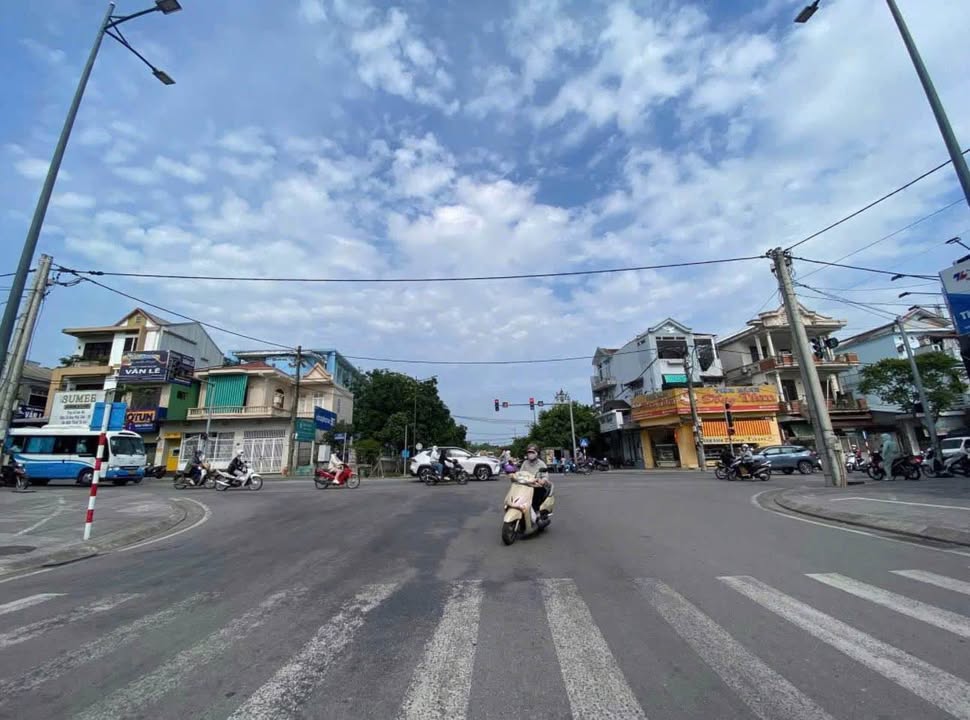 Nhà Mặt Tiền Điện Biên Phủ, Huế 240.6m² - Kinh doanh sầm uất, Giá 14 tỷ