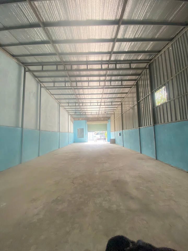 Cho thuê xưởng 400m² Hóc Môn - Xe công vào tận nơi, giá 16 triệu/tháng