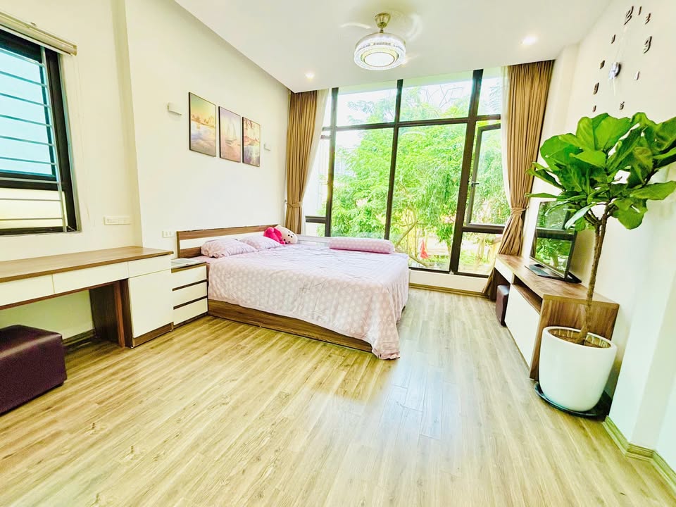 Nhà riêng Trâu Quỳ 200m² giá 7 tỷ - Full nội thất, Sẵn SÀNG Ở NGAY!
