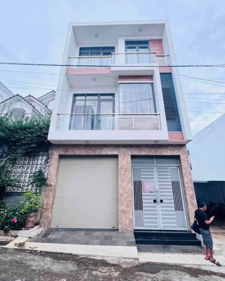 Nhà Nguyên Căn 4PN Trần Quý Cáp, BMT - Nội Thất Cao Cấp, Giá 10 Triệu/Tháng