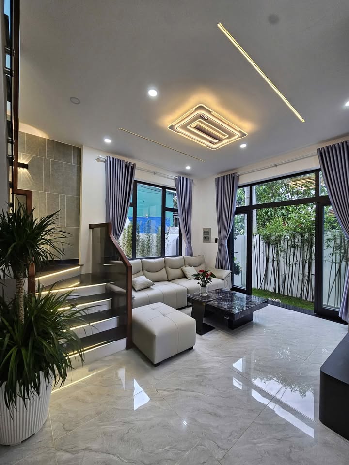 Nhà 2 Mặt Tiền Ô Tô, Diên Khánh - 100m², 3PN, Giá 3.25 Tỷ