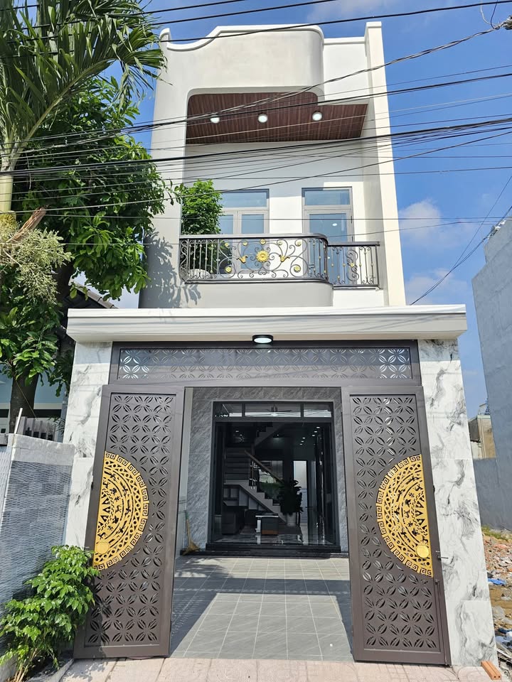 Nhà 1 Trệt 1 Lầu Dĩ An 110m² - Gần Chợ, Đầy Đủ Nội Thất, Giá 5.5 Tỷ