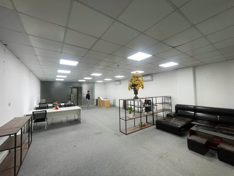 Cho thuê văn phòng 100m² mặt phố Lê Đức Thọ, Mỹ Đình - Full nội thất, giá 17tr