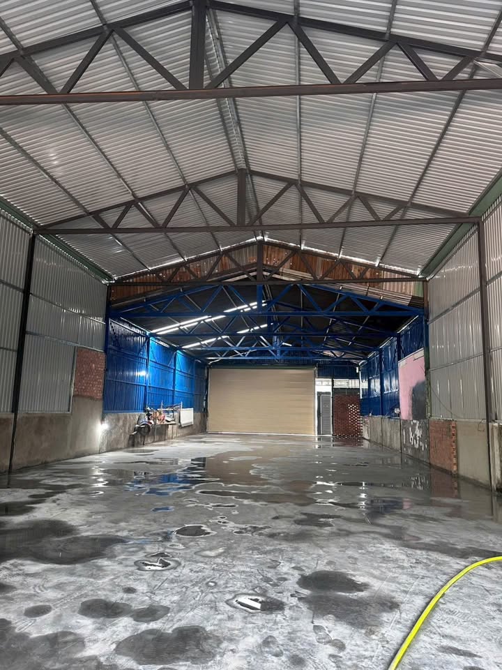 Cho thuê xưởng 1000m² mặt tiền DT 744, Bình Dương - Giá 35 triệu/tháng