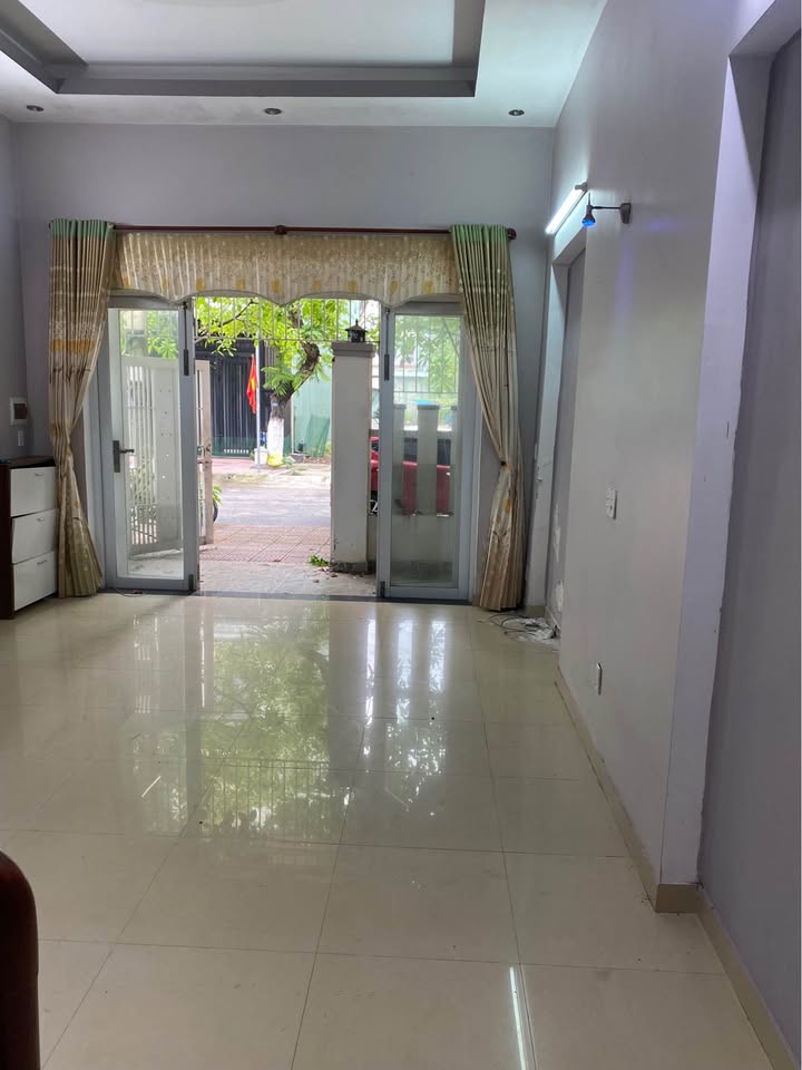 Nhà 2 Tầng Lệch Hòa Minh, Liên Chiểu - 72m² Giá 6.25 Tỷ, Ô Tô Vào Nhà