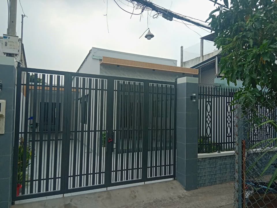 Nhà Sân Vườn Mini Hóc Môn 174m² - 3PN, Xe Hơi Sẵn Sàng Ở Ngay