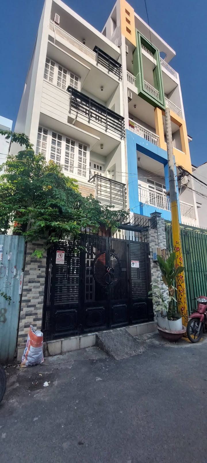 Nhà Nguyên Căn 4PN, 4 Tầng, Đường D4 Quận 7 - Giá 16.5 Triệu