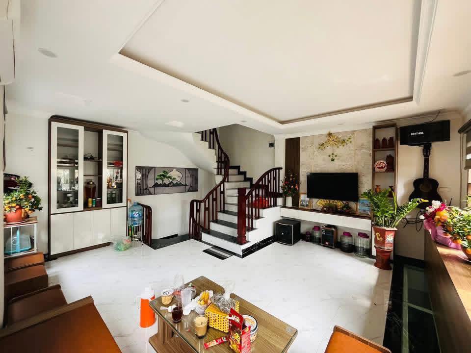 Nhà 6 Tầng 3 Mặt Thoáng 39m² - Ô Tô Ngủ Trong Nhà Tại Phúc Lợi, Long Biên