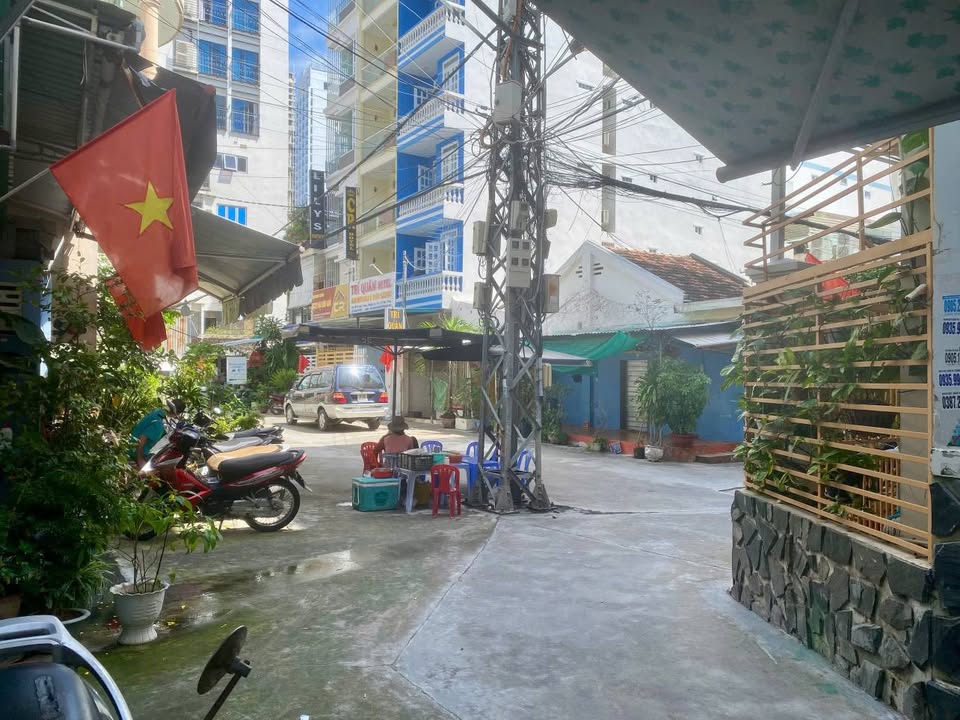 Mặt bằng 30m² Hẻm Hùng Vương, Nha Trang - Kinh doanh sầm uất