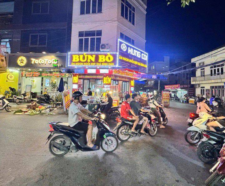 Nhà Phố Hà Đông 40m² - Kinh Doanh Đỉnh Cao - Vỉa Hè Rộng