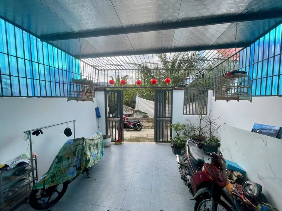 Nhà 2 Tầng 100m² Hẻm Liên Hoa Nha Trang - 3PN - Sổ Đỏ Riêng - Giá 3.95 Tỷ