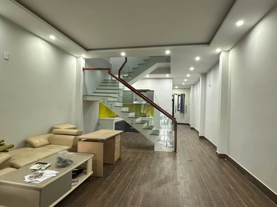 Nhà 2 Tầng Mặt Tiền Trần Khát Chân, Sơn Trà - 100m² Giá 7.2 Tỷ