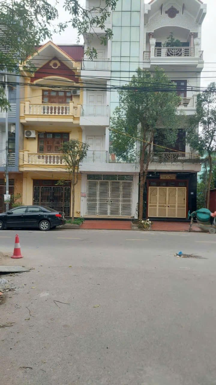 Đất nền mặt đường Hòa Vượng, Nam Định - 81m², Hướng Đông Nam