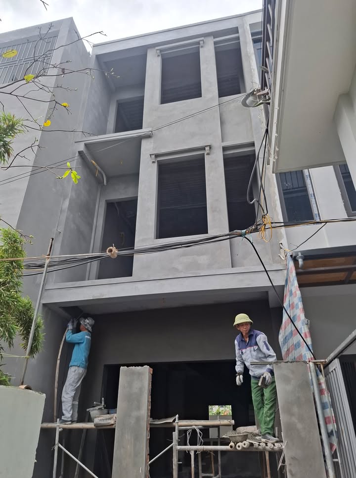 Nhà 3 Tầng Tô Hiến Thành 86m² - Ô Tô Đỗ Cửa, Giá 2.3 Tỷ