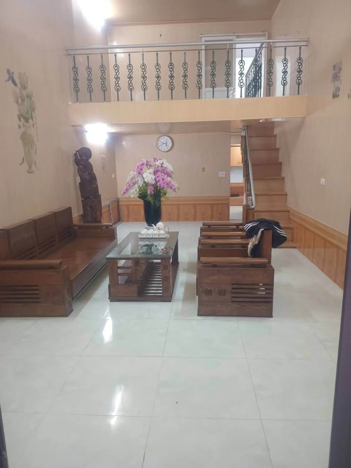 Nhà 52m² 2.5 Tầng Đẹp, Hướng Đông, Gần Trường Trinh - Nam Định