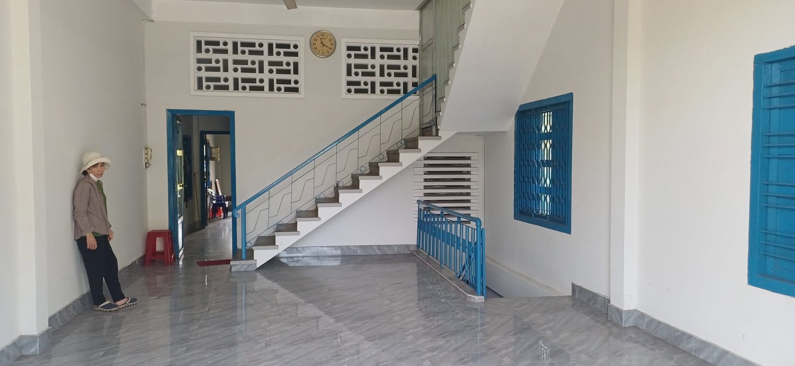 Nhà Mặt Tiền Nguyễn Tất Thành, Tuy Hòa - 95m² Giá 5 Triệu/Tháng