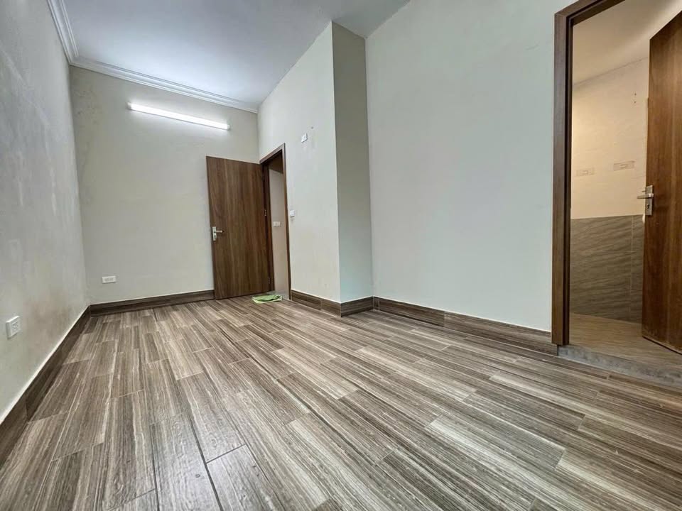 Nhà 60m² Đống Đa - Ô Tô Đỗ, 3PN, Sổ Đỏ - 2.6 Tỷ