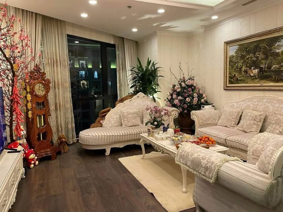 Bán căn hộ Royal City 130m² 3PN - Tầng trung view nội khu