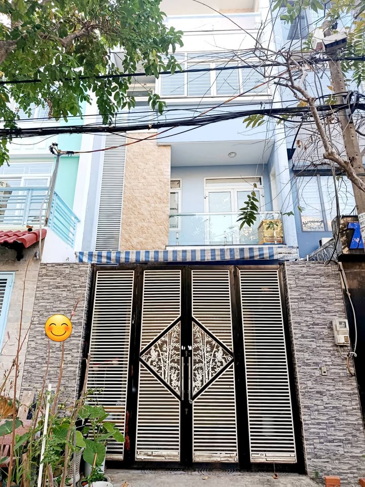 Cho thuê nhà 3 lầu 5x25m MT đường C4, Tân Thới Nhất, Q12 - 18tr/th