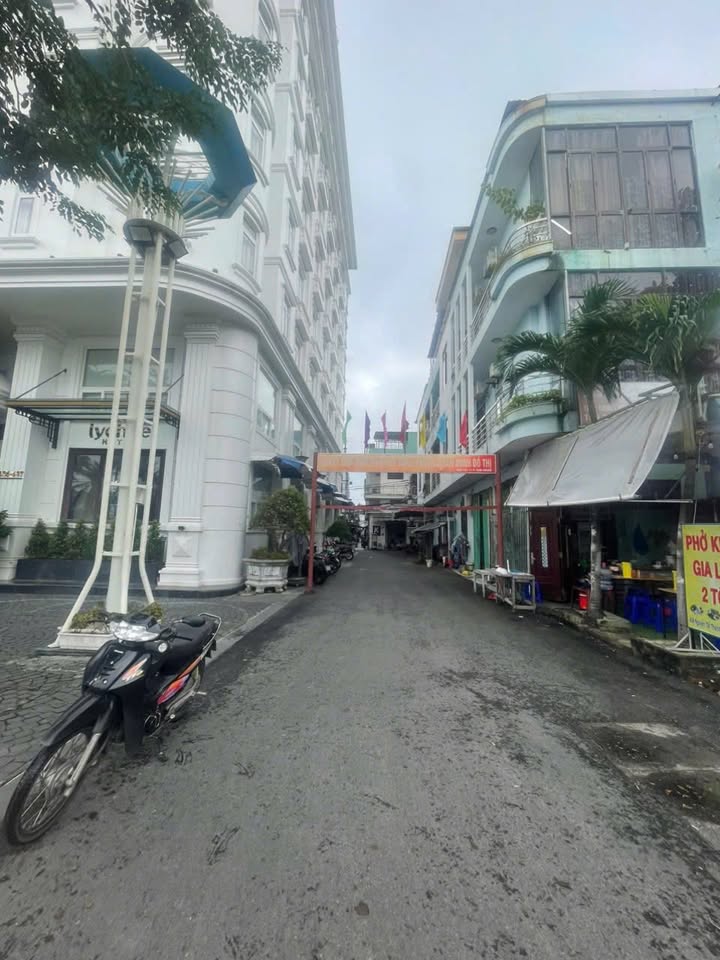 Tòa căn hộ 7 phòng kiệt 439 Nguyễn Tất Thành, Đà Nẵng - Dòng tiền 21 triệu/tháng