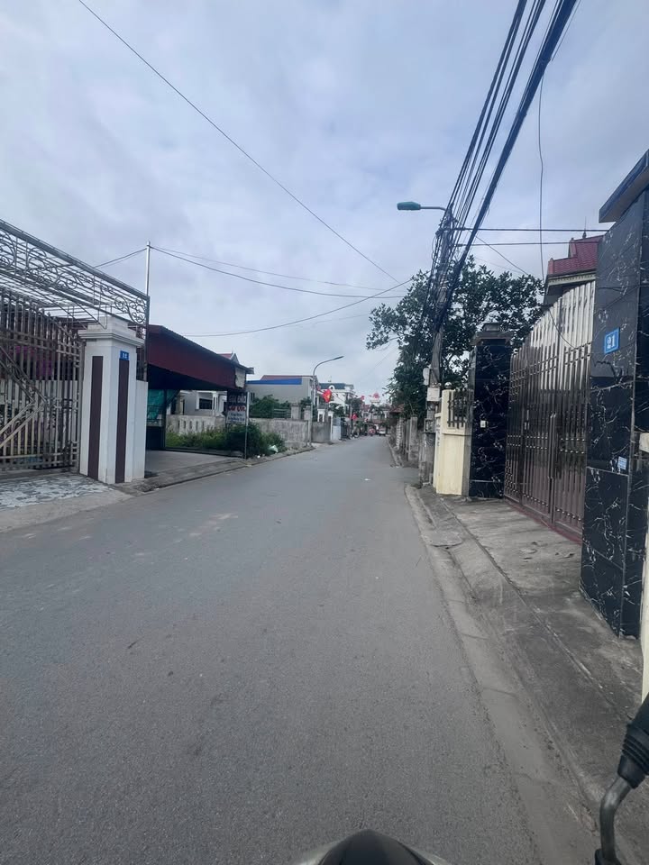 Đất Mặt Đường An Dương 200m² - Giá 4.7 Tỷ - Kinh Doanh Sầm Uất