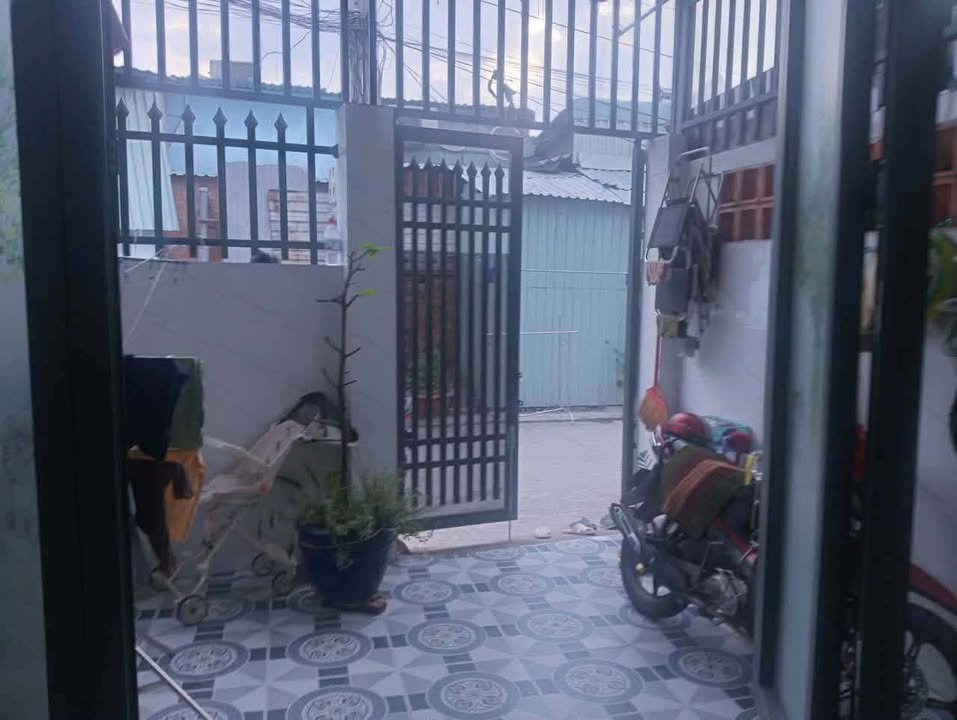 Bán Gấp Nhà 2 Sổ 68m² Đường Xe Tải Dĩ An - Giá 1.65 Tỷ