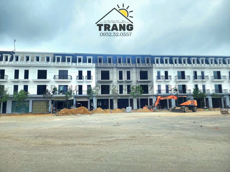 Nhà Phố 90m² Mặt Tiền Kinh Doanh - Sổ Đỏ Sẵn - 7 Tỷ