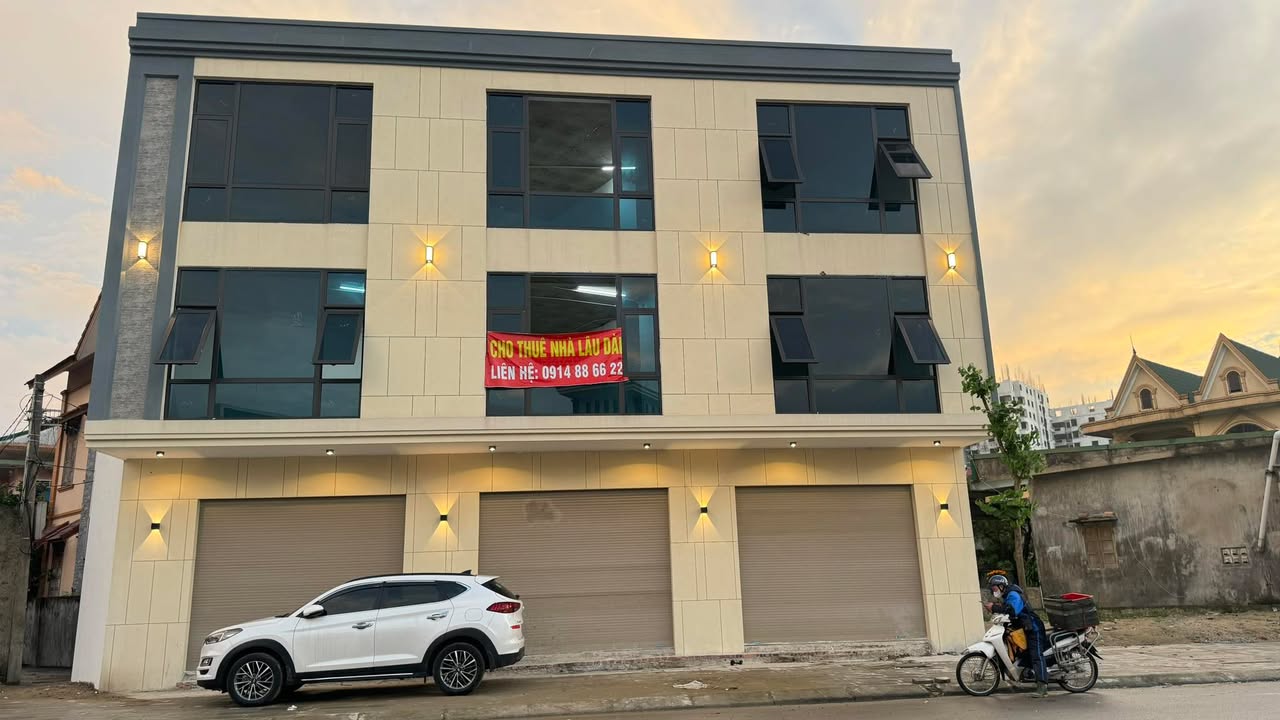 Cho thuê nhà 3 tầng mặt tiền 15m đường Lý Thường Kiệt Kéo Dài, TP Vinh