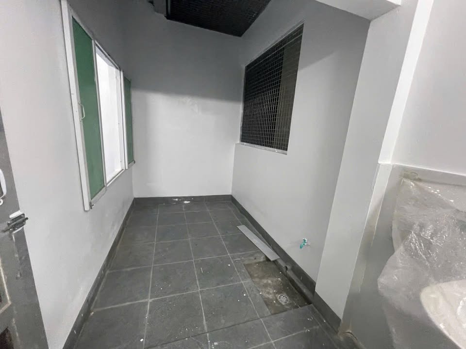 Cho thuê nhà C4 Ninh Tiến - 2PN, 4 Triệu/tháng - Sẵn ở ngay!