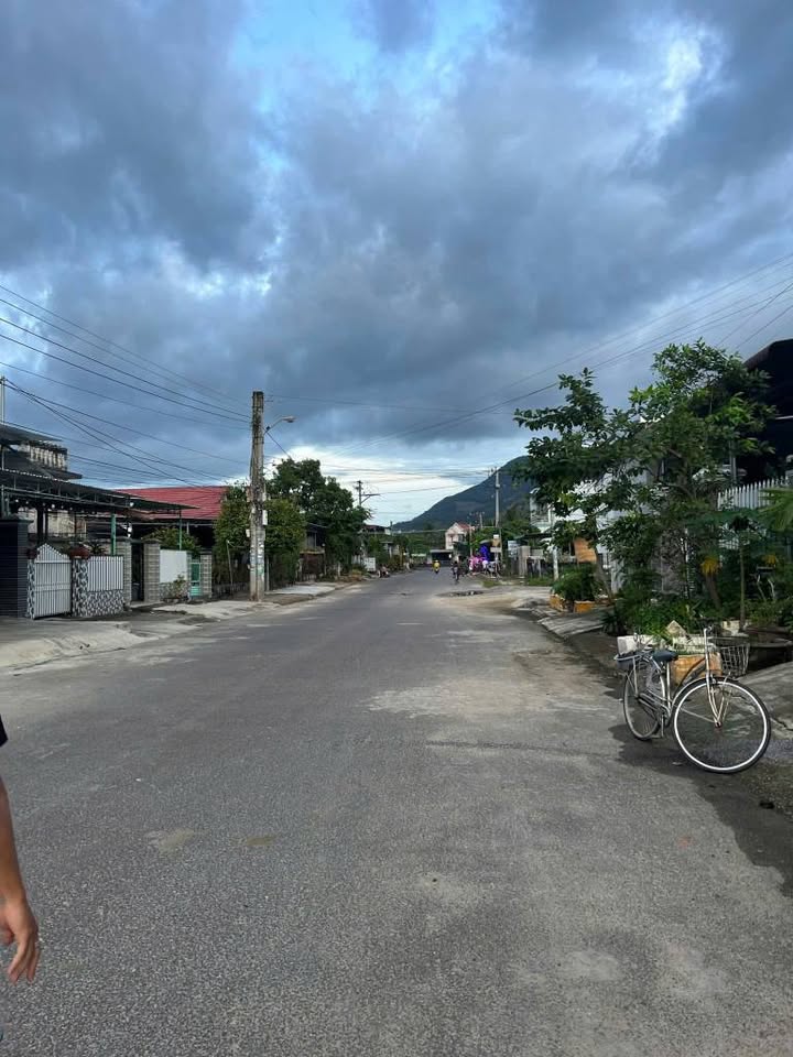 Nhà Đồng Cau, Suối Tân, Cam Lâm 315m² giá 4.5 tỷ - Sổ hồng sẵn!