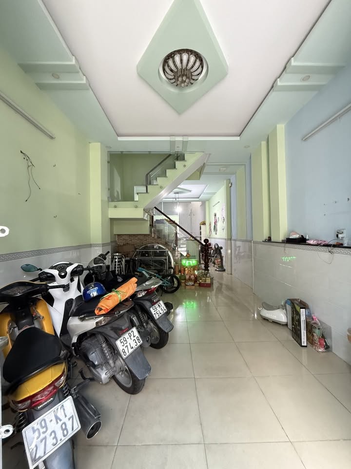 Nhà Kinh Doanh Mặt Tiền Tên Lửa, Bình Tân - 4 Tầng BTCT, Dòng Tiền 20 Triệu/tháng