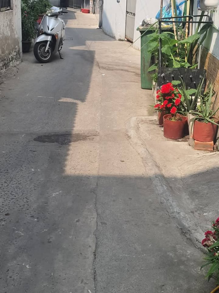 Nhà 8 Phòng Trọ Dĩ An - Thu Nhập Ổn Định, Gần Phạm Văn Đồng