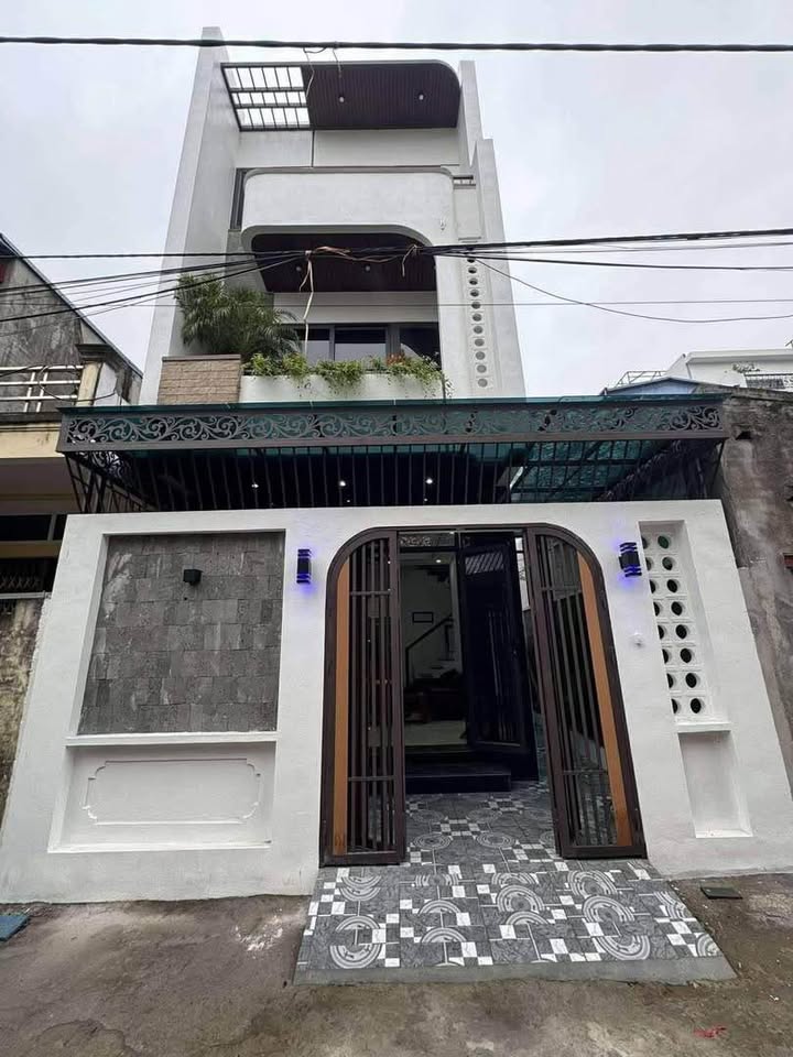 Nhà 3 tầng Trần Bích San, Nam Định - Ngõ ô tô, 69.6m², 4 tỷ