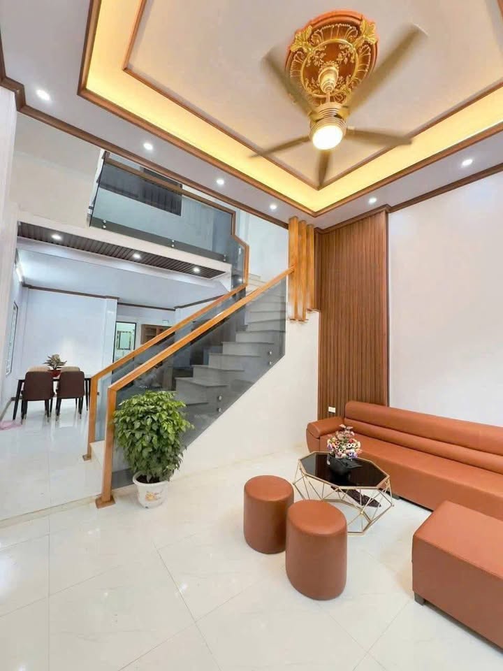 Nhà 48m² 2.5 Tầng Cốt Lệch, Hạc Thành (TP Thanh Hóa) - Giá Tốt, Sẵn Ở Ngay