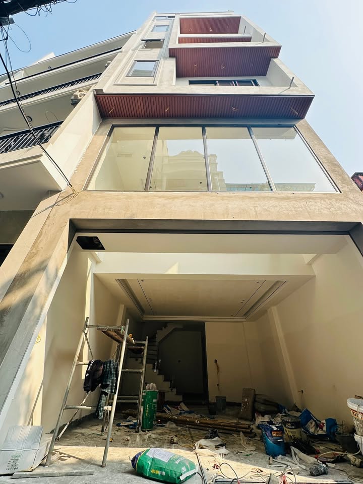 Nhà 7 Tầng Thang Máy, Gara 2 Xe, Trung Tâm Thạch Bàn - Long Biên, 55m², Giá Tốt