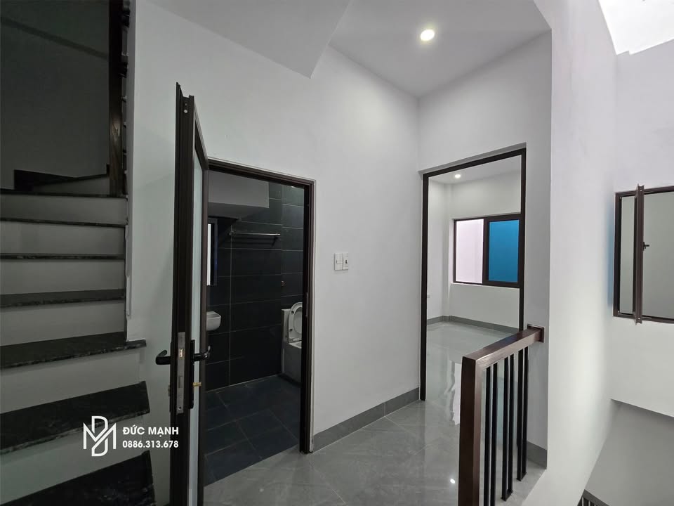 Nhà 3 Tầng Phường Đông Hải - 63m² Gần Chuyên Lam Sơn, Giá 2.x Tỷ