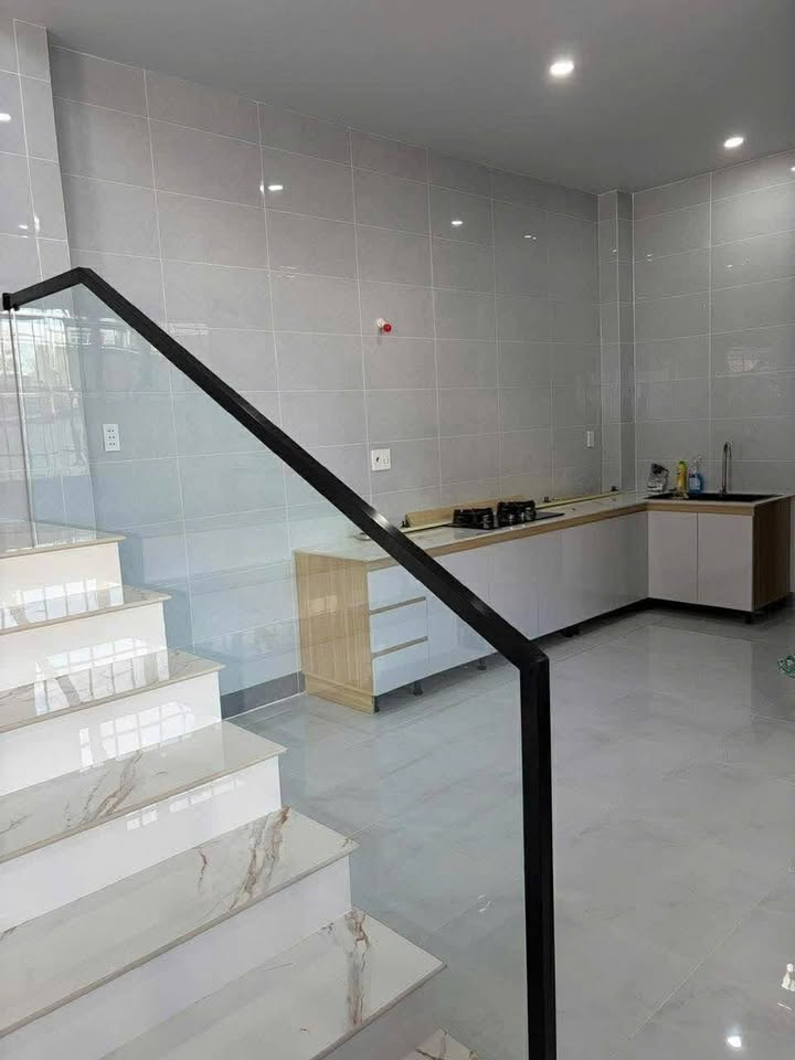 Nhà 2 mặt tiền Nguyễn Huệ Sóc Trăng 60m² 50 triệu - Ô tô vào tận nhà