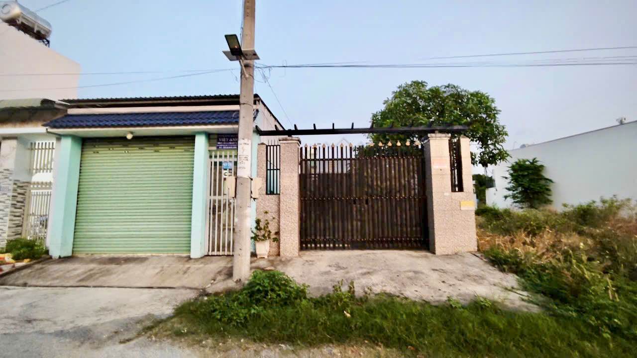 Bán Gấp Nhà 130m² Thổ Cư 100% Tại TT Củ Chi - Sổ Hồng Sẵn Sàng