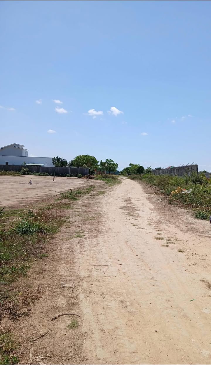 Đất nền Đắk Hà 252m² - Giá chỉ 8xx triệu, Sổ hồng sẵn