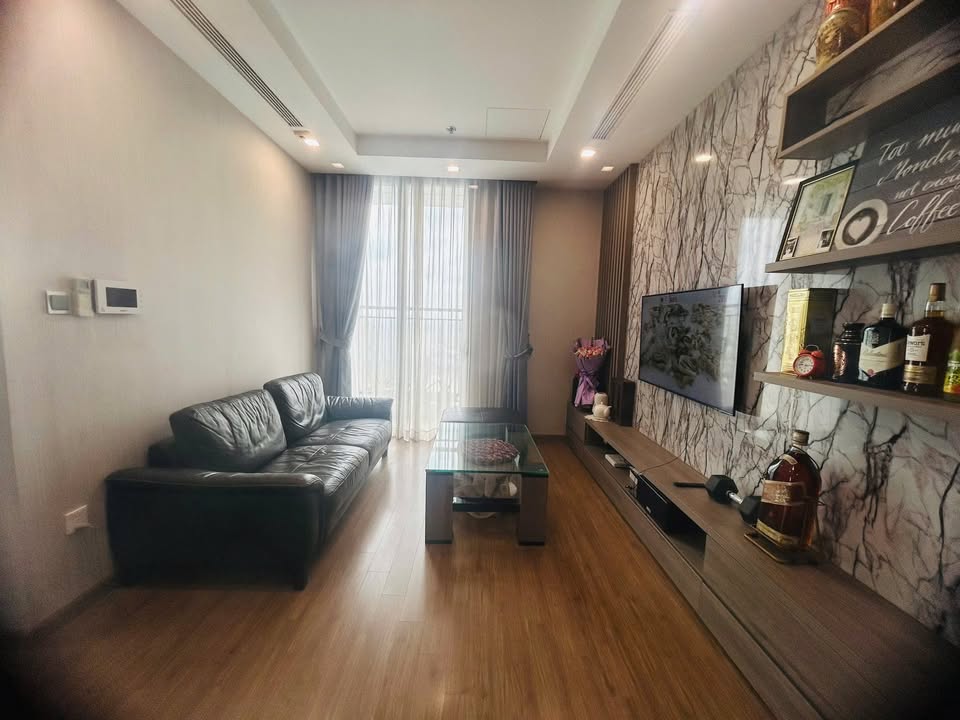 Cho thuê căn hộ Vinhomes Green Bay 3PN, view hồ 2 tỷ/tháng