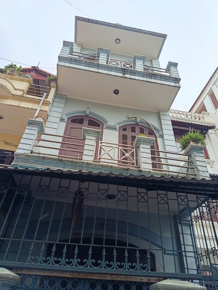 Nhà 4 Tầng Mặt Ngõ Trương Định, Hai Bà Trưng - 72m² Giá 23.3 Tỷ
