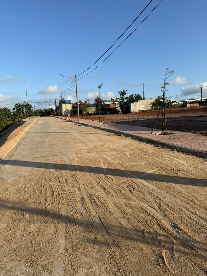 Đất nền góc 2 mặt tiền 210m² tại Krông Pắc - Sổ đỏ thổ cư, giá chỉ 1.95 tỷ