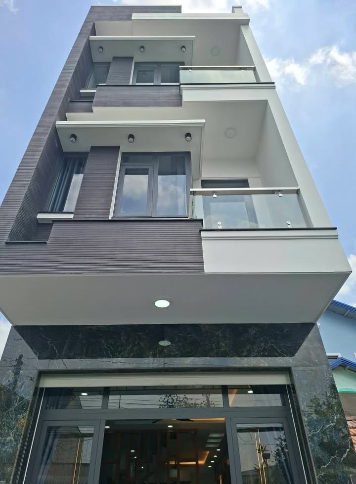 Nhà 3 Tầng 125m² Đào Duy Từ, Dĩ An - Full Nội Thất Gỗ Gõ Đỏ, 7.3 Tỷ