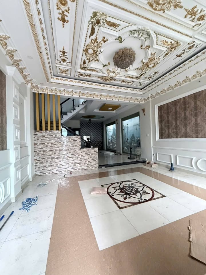 Biệt Thự 216m² Gò Vấp - Giá 12.8 Tỷ - Hẻm Xe Hơi, Sẵn Sàng Đón Chủ Mới