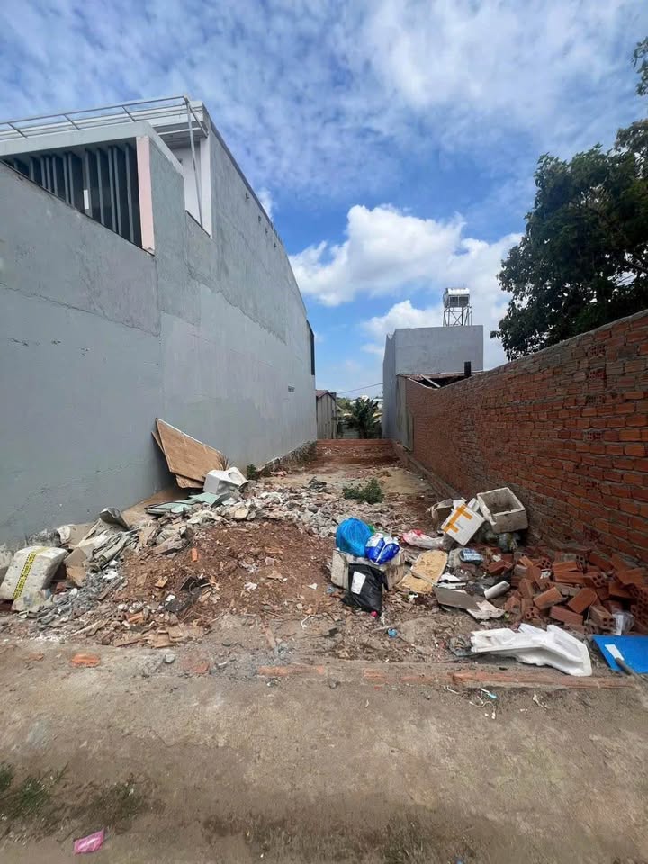 Đất Nở Hậu Đẹp Mai Hắc Đế, Buôn Ma Thuột - 100m², 2.7 Tỷ