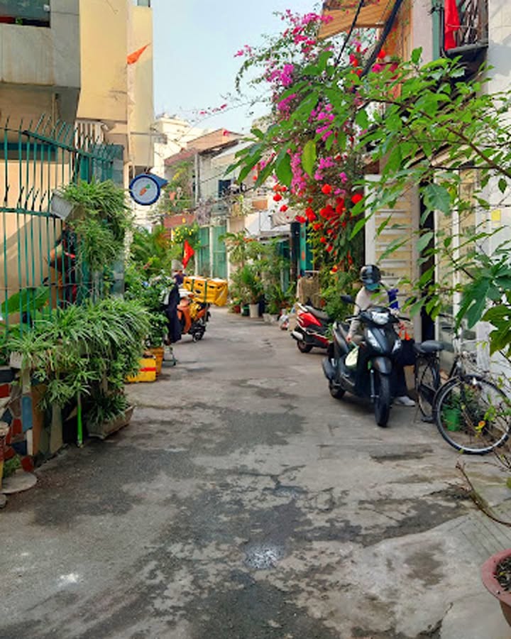 Nhà 3 Tầng Tân Phú 13m² Giá 2.2 Tỷ - Sổ Hồng Sẵn Sàng