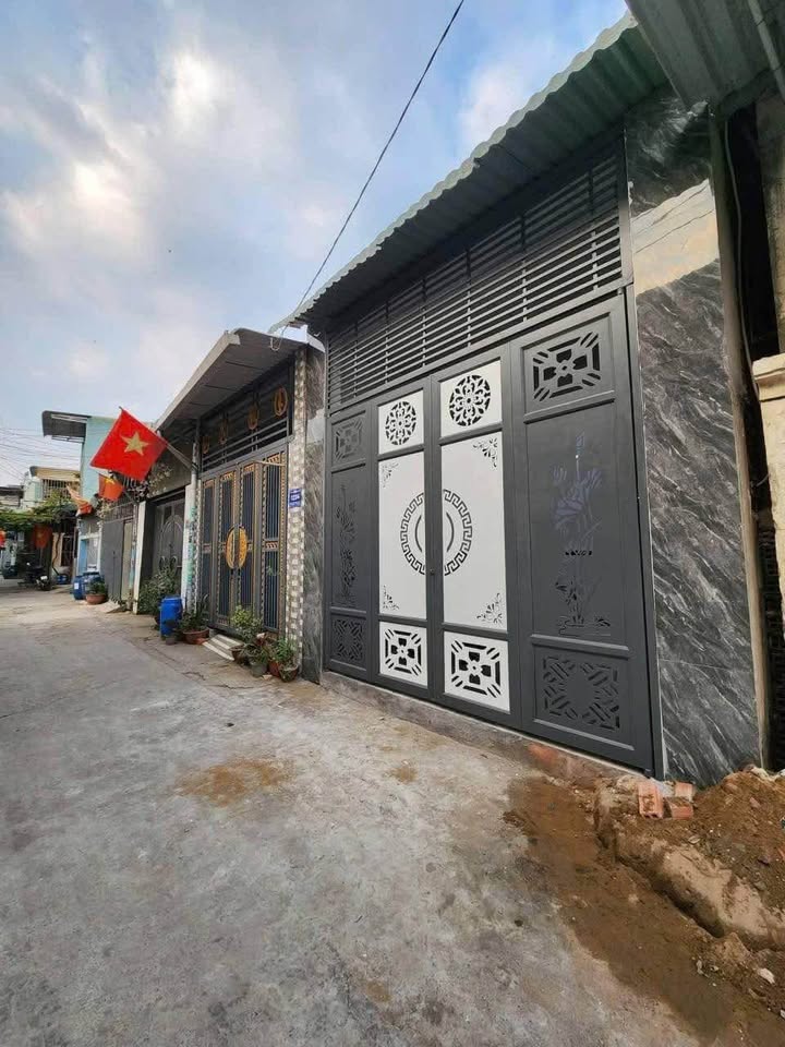 Nhà 65m² P. Tân Bình, Dĩ An - 3PN, Sổ Hồng Riêng, Giá 1.65 Tỷ