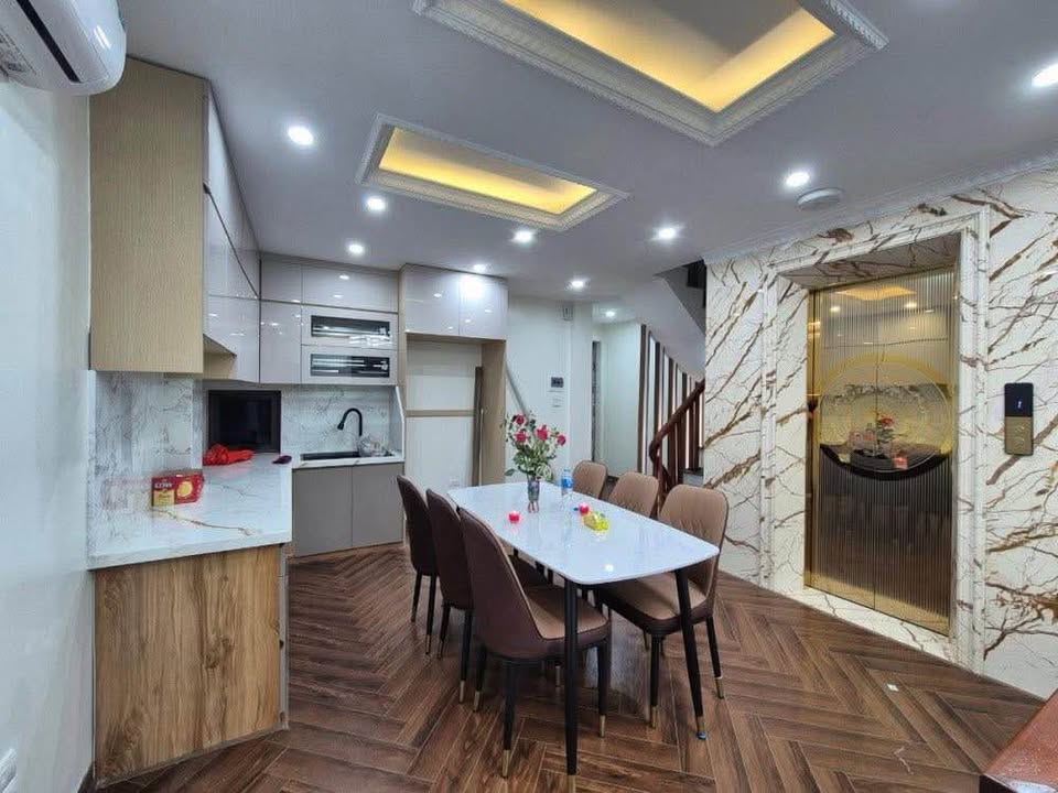 Nhà Ngõ Quỳnh 20m² - 5 Tầng Kinh Doanh, Ngay Trung Tâm Hai Bà Trưng